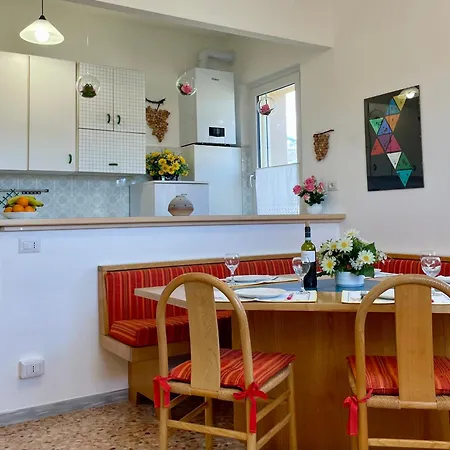 Il Nido Del Merlo Parcheggio E Giardino 아파트 *